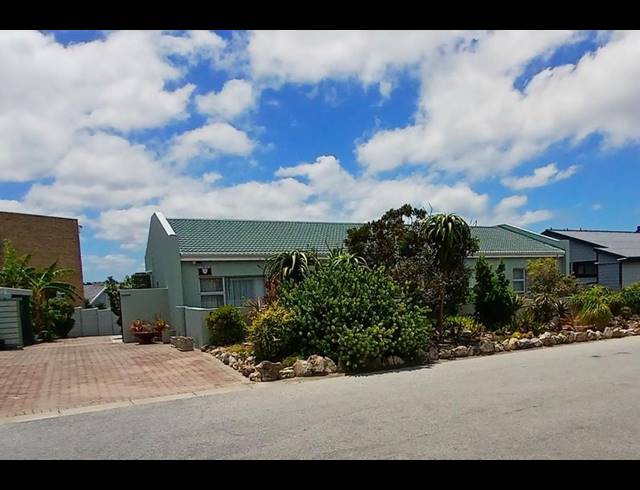 3 BEDROOM HOUSE FOR SALE IN STILBAAI-WES